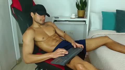 roby_millerr online show from September 14, 6:10 pm