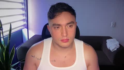 ROBYN online show from February 22, 9:16 pm