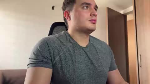 ROBYN online show from February 3, 5:18 pm