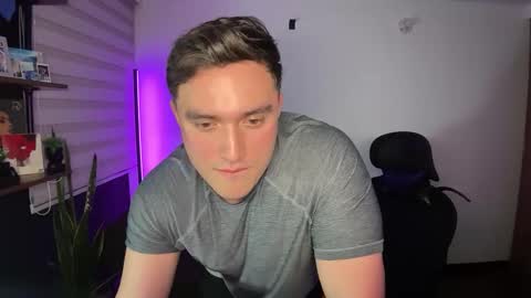 ROBYN online show from February 21, 12:33 am