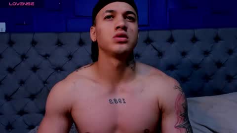 Snapshot of rocco_santos chatting on September 16, 8:48 am rocco_santos online show from September 16, 8:48 am