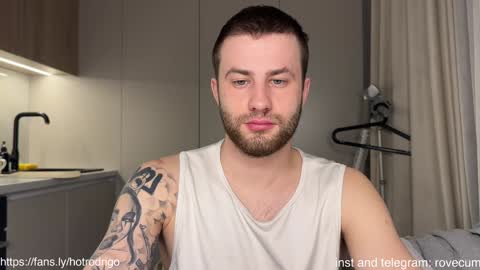 Snapshot of rodrigoveira chatting on January 7, 10:41 pm Rodrigo online show from January 7, 10:41 pm
