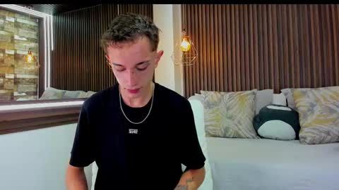 twink juli online show from March 10, 2:50 am