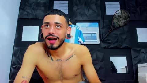 Snapshot of rolo_martinez chatting on September 12, 2:33 am rolo martinez online show from September 12, 2:33 am