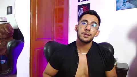 Roman online show from March 8, 9:08 pm