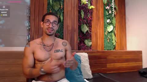 R O M E O  online show from January 17, 5:32 am