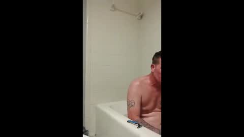 roosteeboy352 online show from March 9, 2:16 am