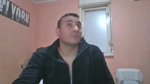 Snapshot of rosario1212 chatting on December 27, 1:43 am Rosario online show from December 27, 1:43 am