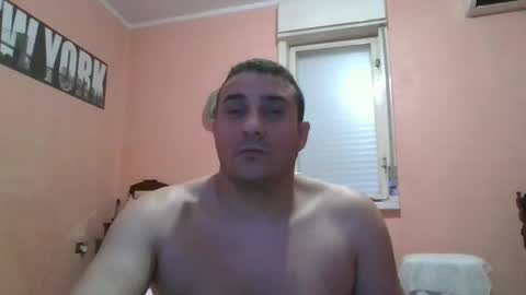 Snapshot of rosario1212 chatting on February 12, 12:16 am Rosario online show from February 12, 12:16 am