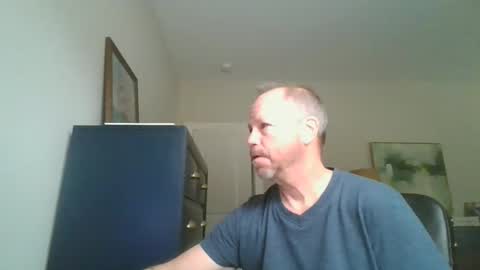 Snapshot of rossd1961 chatting on January 18, 2:23 pm nanook online show from January 18, 2:23 pm