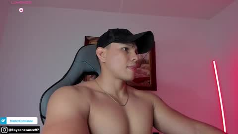 Snapshot of roy__constance chatting on October 19, 5:34 am Roy Constance online show from October 19, 5:34 am