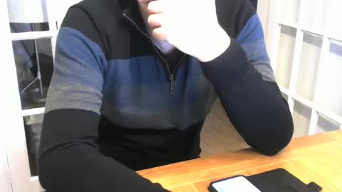 Snapshot of rsindie2 chatting on January 2, 3:40 pm rsindie2 online show from January 2, 3:40 pm