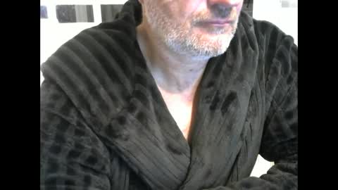 Snapshot of rsindie2 chatting on December 4, 11:46 pm rsindie2 online show from December 4, 11:46 pm