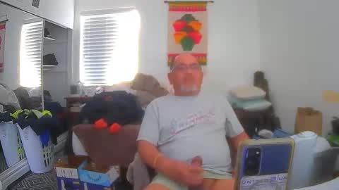 rueltrinidad73 online show from June 5, 6:35 pm