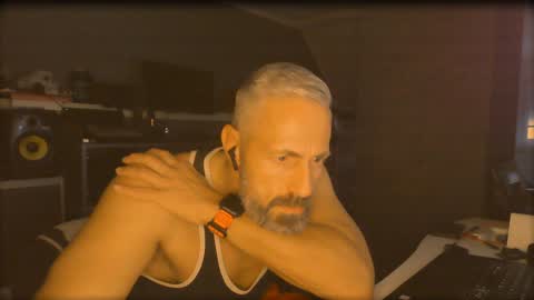 Snapshot of ruffi77 chatting on January 7, 1:54 pm Chico que rico Caliente online show from January 7, 1:54 pm