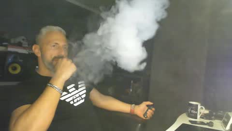 Snapshot of ruffi77 chatting on February 3, 7:18 am Chico que rico Caliente online show from February 3, 7:18 am