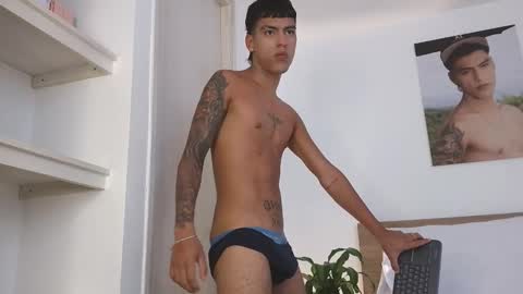  R U S S E L L  online show from March 10, 7:20 pm