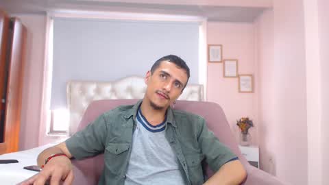 Snapshot of ryan_maxy chatting on March 5, 8:12 pm ryan online show from March 5, 8:12 pm