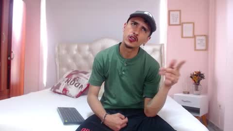 Snapshot of ryan_maxy chatting on February 4, 2:10 pm ryan online show from February 4, 2:10 pm