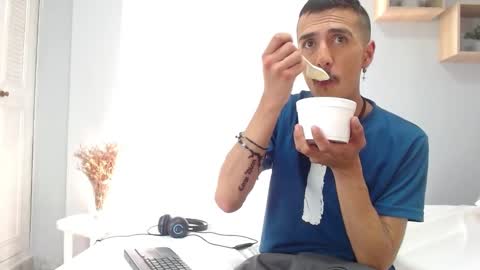 Snapshot of ryan_maxy chatting on January 28, 7:21 pm ryan online show from January 28, 7:21 pm