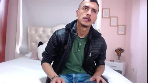 Snapshot of ryan_maxy chatting on January 27, 1:30 pm ryan online show from January 27, 1:30 pm