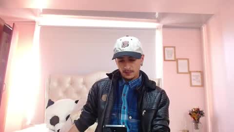 Snapshot of ryan_maxy chatting on February 9, 1:25 pm ryan online show from February 9, 1:25 pm