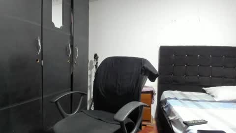 ryan_xc1 online show from March 26, 2:59 am