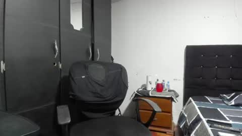 ryan_xc1 online show from June 22, 3:25 am