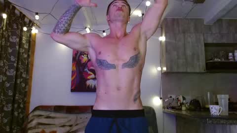 Snapshot of ryann_blue_ chatting on March 7, 1:20 am Ryan Blue ig ryannblue online show from March 7, 1:20 am