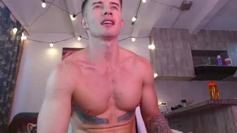 Snapshot of ryann_blue_ chatting on January 9, 10:41 pm Ryan Blue ig ryannblue online show from January 9, 10:41 pm