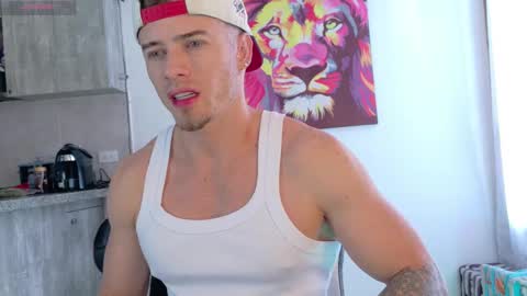 Snapshot of ryann_blue_ chatting on September 15, 9:05 pm Ryan Blue ig ryannblue online show from September 15, 9:05 pm