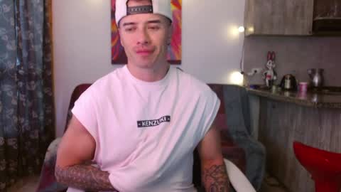 Snapshot of ryann_blue_ chatting on February 3, 9:18 pm Ryan Blue ig ryannblue online show from February 3, 9:18 pm