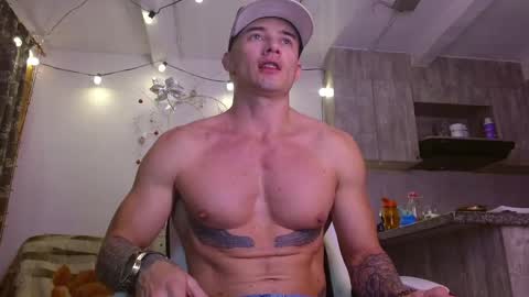 Snapshot of ryann_blue_ chatting on January 1, 6:37 am Ryan Blue ig ryannblue online show from January 1, 6:37 am