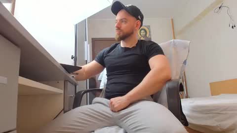 Ryanstone  online show from April 1, 4:36 am