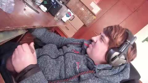 1141323  my Lord Mister Max   moms treasure online show from February 19, 9:39 am