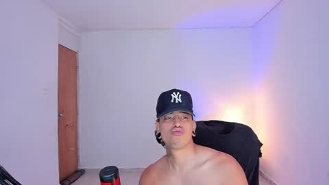 Snapshot of saenz_hotx chatting on October 11, 6:23 pm saenz_hotx online show from October 11, 6:23 pm