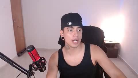 Snapshot of saenz_hotx chatting on September 21, 10:43 pm saenz_hotx online show from September 21, 10:43 pm