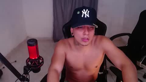 Snapshot of saenz_hotx chatting on February 11, 6:08 am saenz_hotx online show from February 11, 6:08 am
