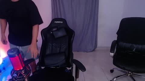 Snapshot of saenz_hotx chatting on February 5, 11:28 pm saenz_hotx online show from February 5, 11:28 pm