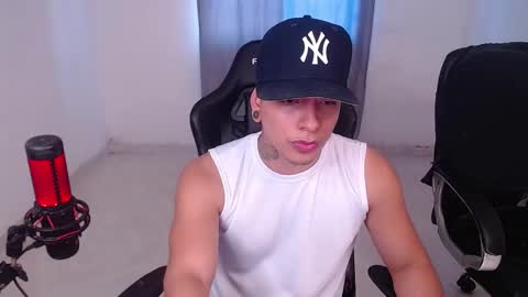 Snapshot of saenz_hotx chatting on January 26, 6:58 pm saenz_hotx online show from January 26, 6:58 pm