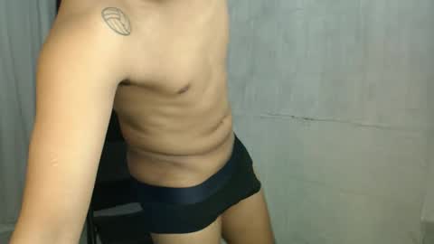 Taylor online show from November 8, 6:33 pm