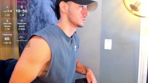 Snapshot of salvatore_costa chatting on February 1, 7:23 pm Salvatore online show from February 1, 7:23 pm