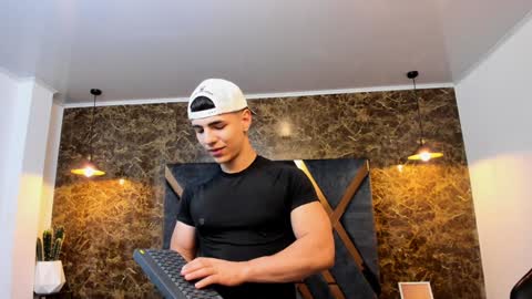 Snapshot of salvatore_damore chatting on January 15, 11:21 am SALVATORE online show from January 15, 11:21 am