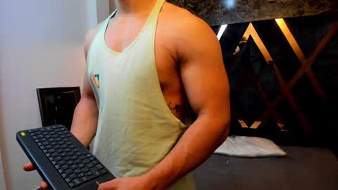 Snapshot of salvatore_damore chatting on January 30, 11:33 am SALVATORE online show from January 30, 11:33 am