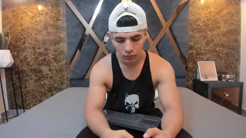 Snapshot of salvatore_damore chatting on January 8, 11:21 am SALVATORE online show from January 8, 11:21 am