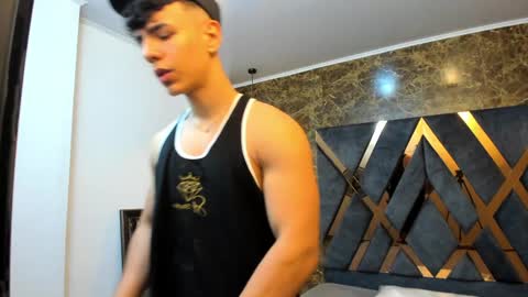 Snapshot of salvatore_damore chatting on January 20, 11:13 am SALVATORE online show from January 20, 11:13 am
