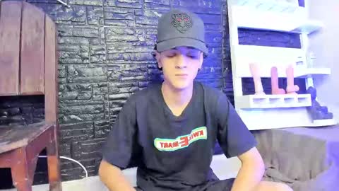 sam__cute online show from February 20, 11:43 pm