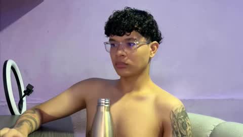 sam_latino22 online show from December 2, 9:29 pm