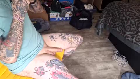 Snapshot of samboiamtho chatting on January 3, 12:54 am samboiamtho online show from January 3, 12:54 am