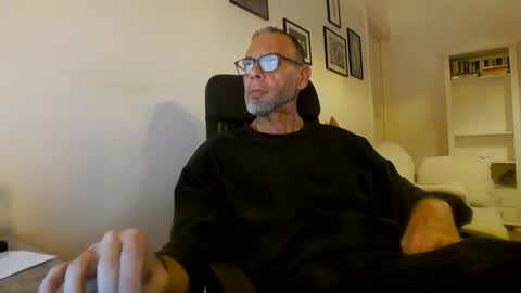 Sam online show from January 12, 6:16 pm